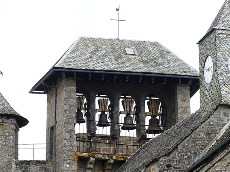 Clocher-peigne de l'Église Saint-Laurent de Florentin
